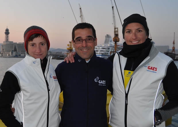 Right to left: Dee Caffari with GAES' Antonia Gasso and Anna Corbella